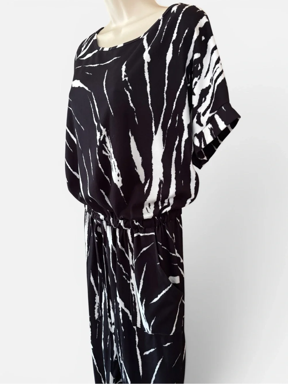 Black White Abstract Chic One Piece Jogger Jumpsuit Short Sleeves Pockets XL